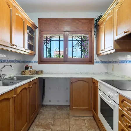 A Pie Cala Forn Con Piscina فيلة